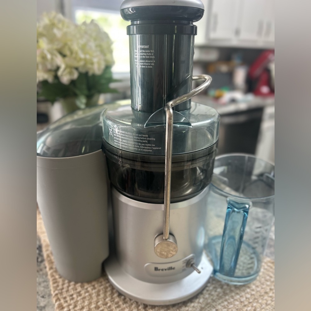 Breville Juicer/Silver